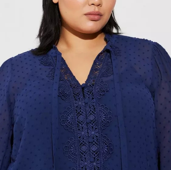 NWT Torrid Blue Chiffon Clip Dot Ruffle Neck Tie Front Top - Picture 8 of 11